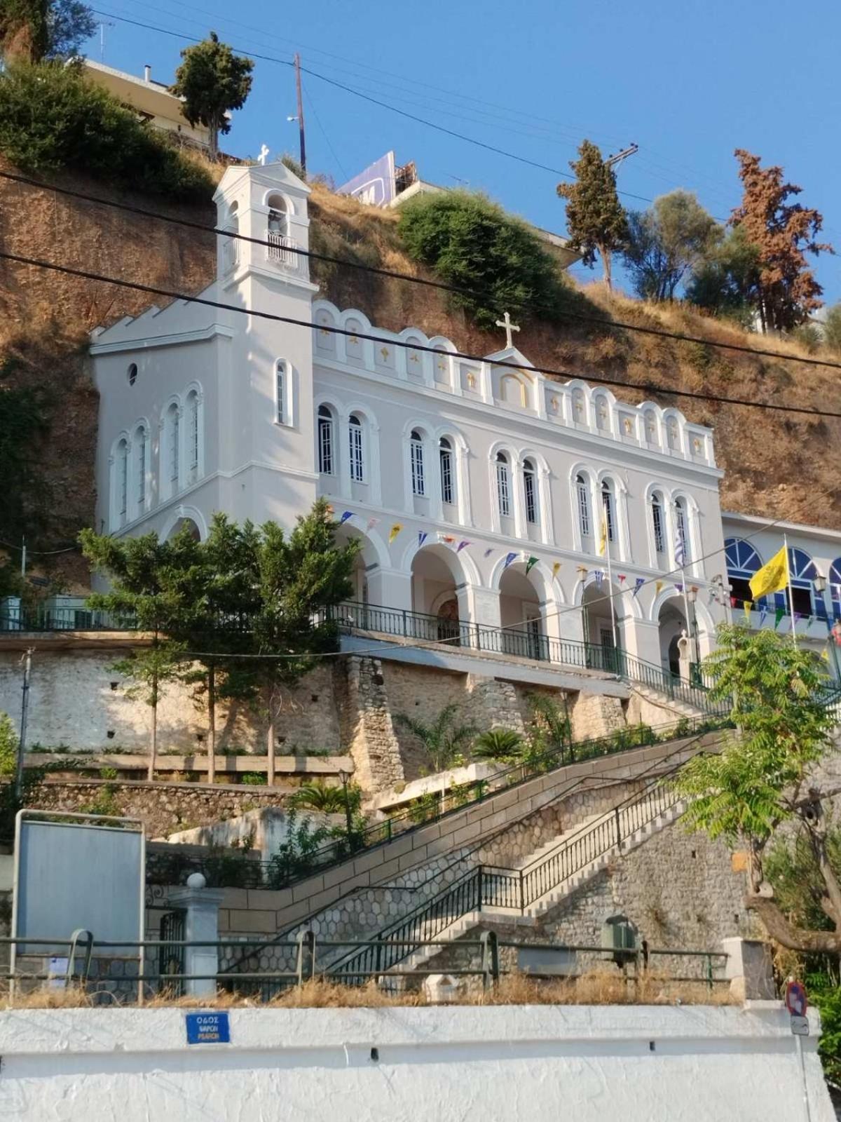 Вилла House By The Sea Эйон Экстерьер фото